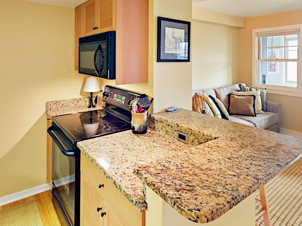 37 Hiawassee Condo Unit E302 Image 10